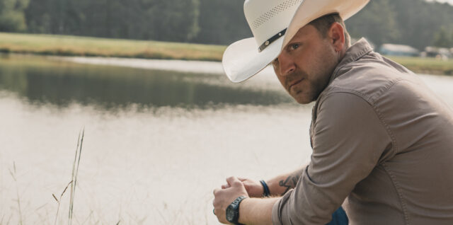 Justin Moore Joins 103.7 The Buzz Sports Radio as Regular Co-host on "Morning Mayhem" in Arkansas