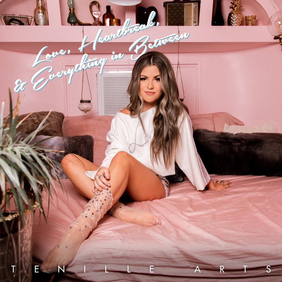 Tenille Arts started the week with news her current single, “Somebody Like That,” hit #27 Mediabase and #28 Billboard and ended the week winning the Rising Star award at last night’s 38th Annual Canadian Country Music Association Awards.